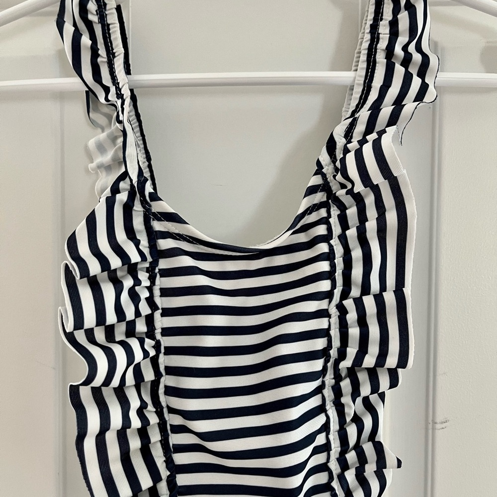 Bathing suit - Picture 3 of 6